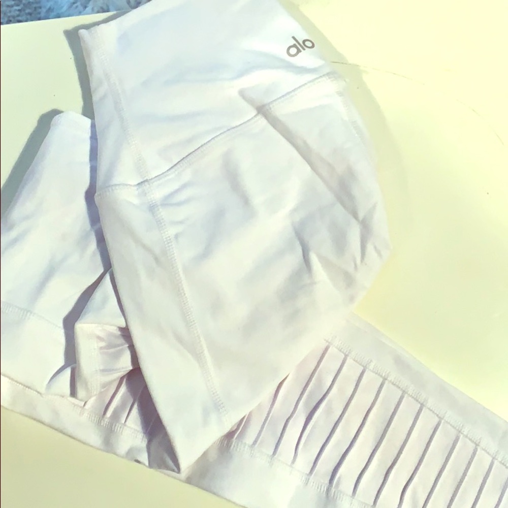 White also motto leggings